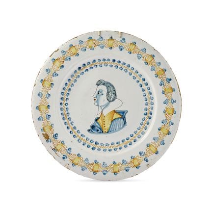 17TH-CENTURY CEREMONIAL PLATE - Polychrome painted