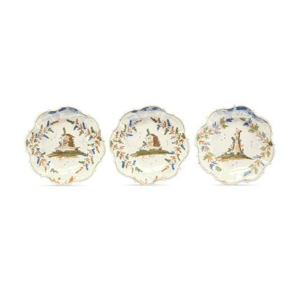 SET OF THREE PLATES FROM PAVIA, 18TH CENTURY - Pol