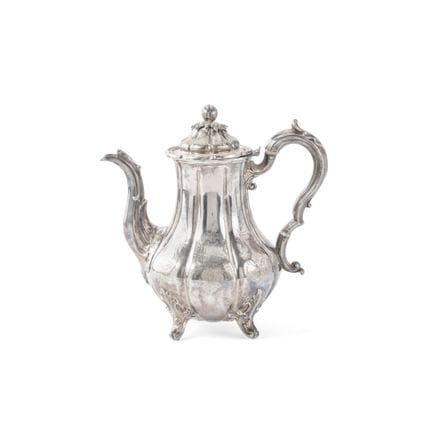 CAFETERA DE PLATA, PROBABLEMENTE DE INGLATERRA, SI