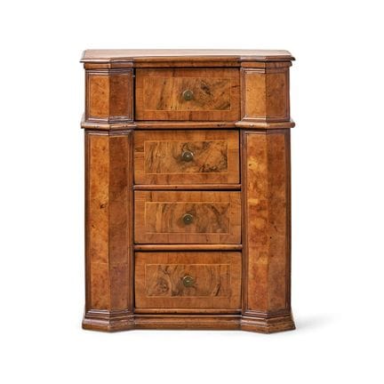 MESITA DE NOCHE - Siglo XIX. De madera de nogal ch