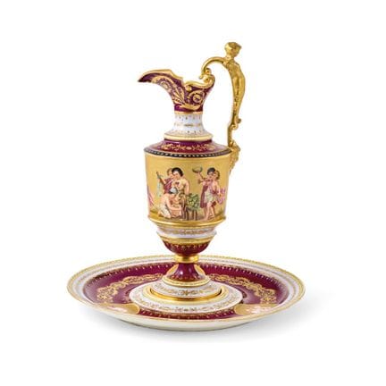 JARRA CON BANDEJA DE VIENA, APROXIMADAMENTE 1800 —