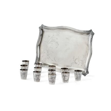 JUEGO DE BANDEJA Y VASITOS DE LICOR DE PLATA DE BO