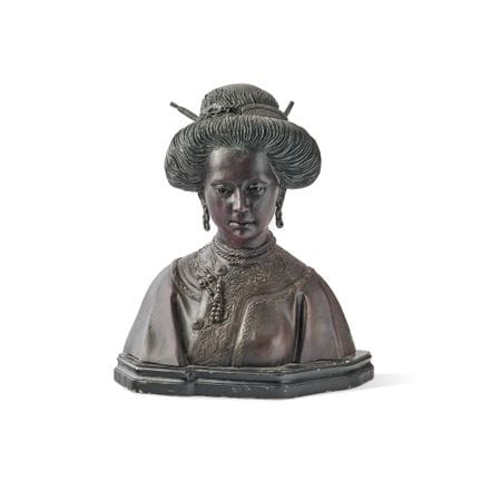 BUSTOS DE MUJER - Japón (?), período Meiji. Bronce