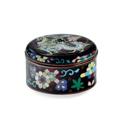 CAJA CON TAPA - China, siglo XX. Metal con esmalte
