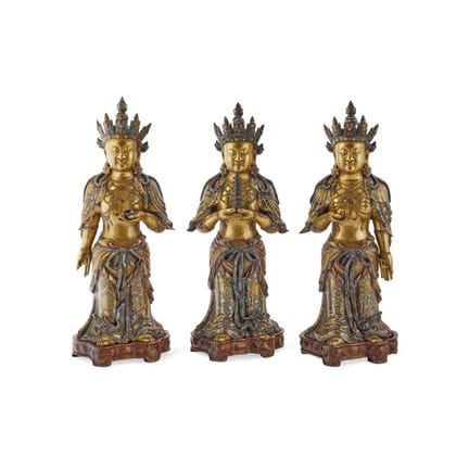 RARO E IMPORTANTE GRUPPO CON TRE BUDDHA CORONATI C