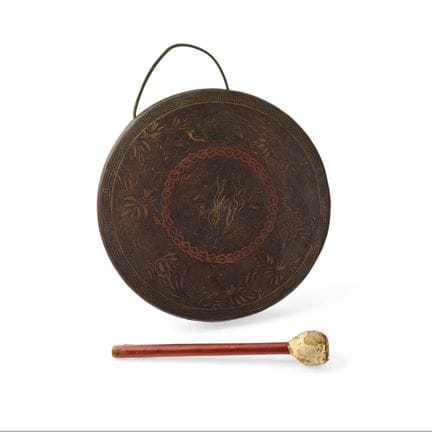 GONG - Japón, período Meiji. Metal, con decoración