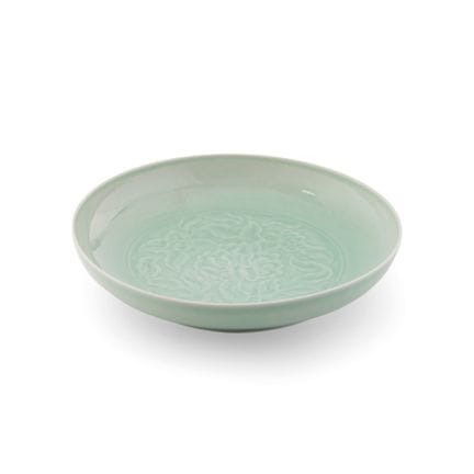 PLATO DE CHINA, SIGLO XX - Porcelana con esmalte c