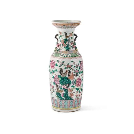 JARRÓN CHINO, SIGLO XX - Porcelana pintada con esm