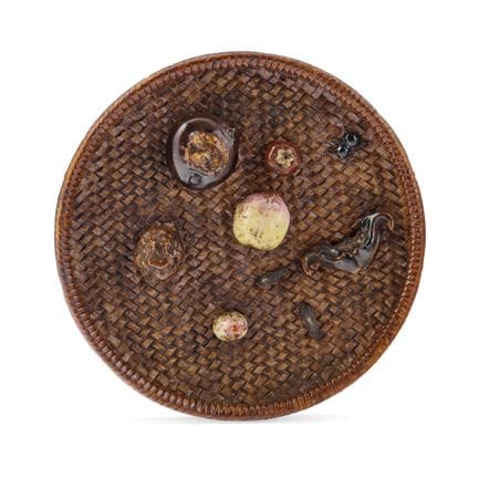PLATO DE CHINA, SIGLO XX - Porcelana esmaltada que