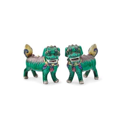 PAR DE LEONES BUDISTAS - China, siglo XX. Porcelan