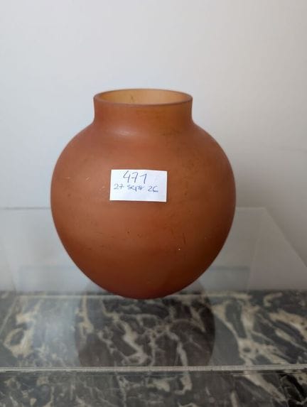Vase boule en verre marmoréen de couleur rouge, si