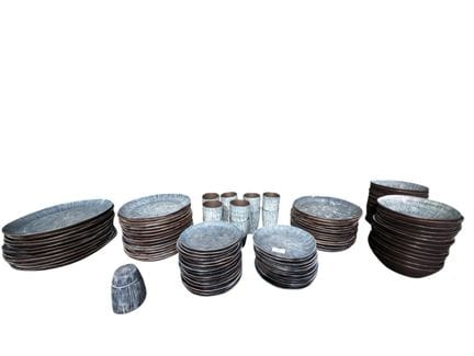 PER LA CASA: Servizio da tavola in ceramica smalta