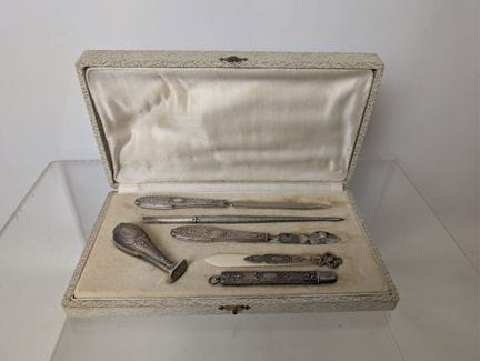 Nécessaire de bureau en argent fourré (poinçon Min