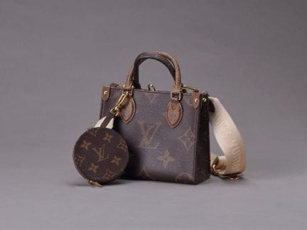 Louis VUITTON année 2024 Sac "On The Go" BB 19cm e