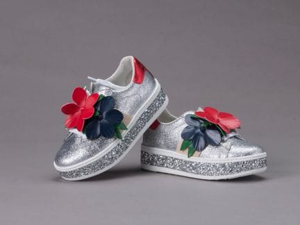 GUCCIPaire de sneakers lacées pailletées argent, s