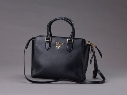 PRADASac 27cm en veau noir partiellement Saffiano,