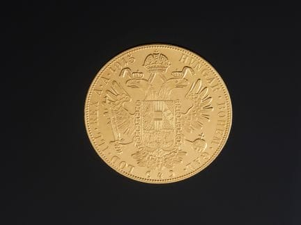Une pièce de 4 ducats en or 986 millièmes 13,9 g. 