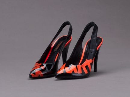 Louis VUITTON, año 2008. Par de zapatos de tacón c