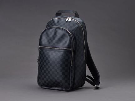 Louis VUITTON année 2023 - Sac à dos "Michael" 25c