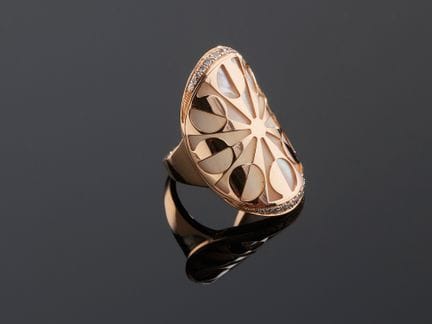 BULGARI, modelo «Intarsio», anillo de oro amarillo