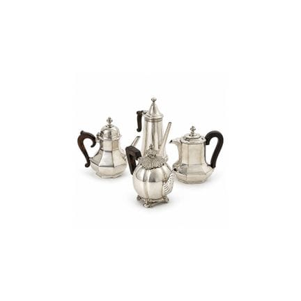 121. Collezione di quattro caffettiere in miniatur
