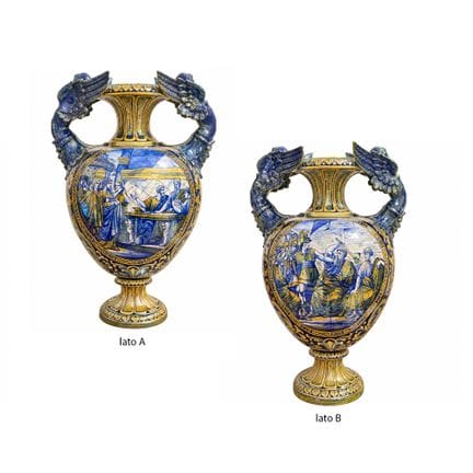 66. Grand vase à deux anses, à lustre polychrome, 