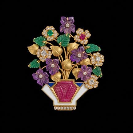 162. Elegante spilla in oro giallo 18kt. finemente
