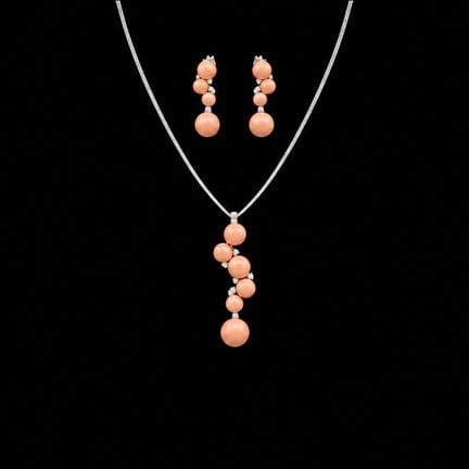167. Collana e paio di orecchini in oro bianco 18k
