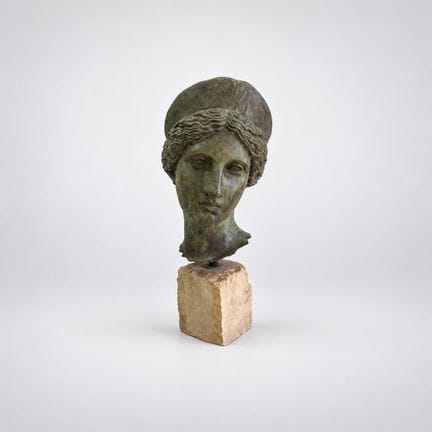 191. Testa dell'Afrodite di Capua, bronzo con pati