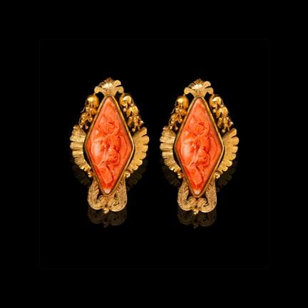 159. Paio di orecchini a losanga in oro giallo 14k