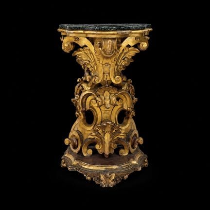 57. Console en bois doré, XIXe siècle
plateau en m