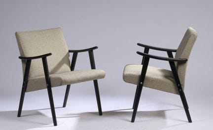 DESIGN FROM THE 1960s–1970s
Pair of black-lacquere