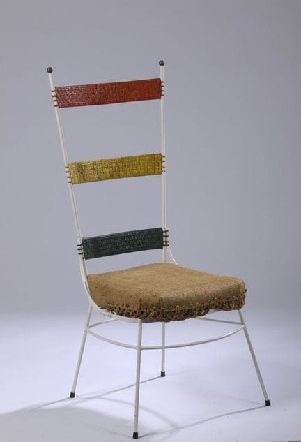 FOREIGN DESIGN 1950
Chair with a white-lacquered t