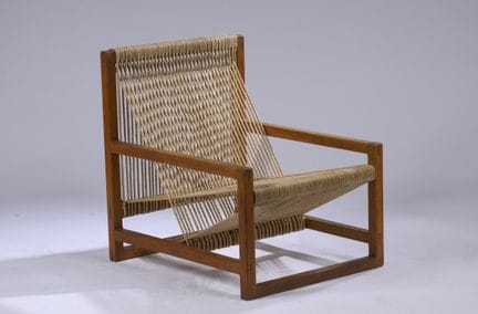 SCANDINAVIAN DESIGN
Oak armchair with a frame feat