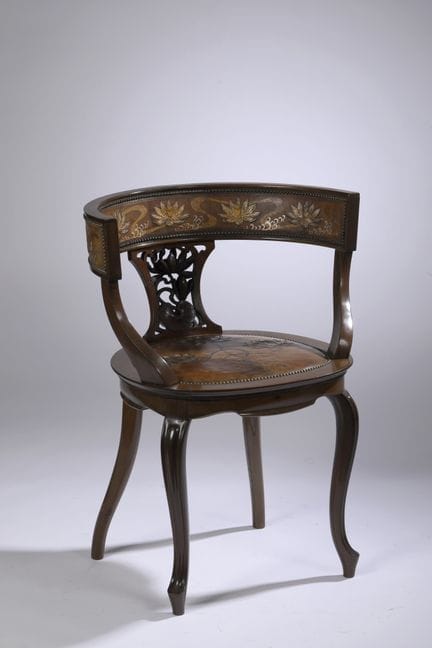 HULBE Georg (1851–1917)
Mahogany office chair with