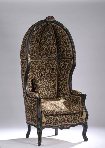 FRENCH LOUIS XV-STYLE PIECE
Large armchair known a