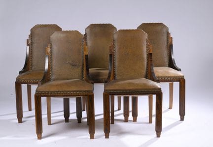 FRENCH WORK, 1925
A set of five chairs made of wal