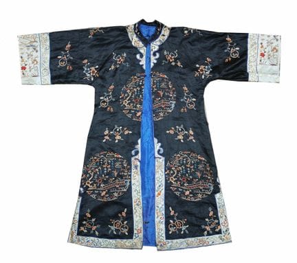 An embroidered silk jacket Qing dynasty, late 19th