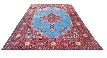 A Kashan medallion carpet Central Persia, 1920 cir