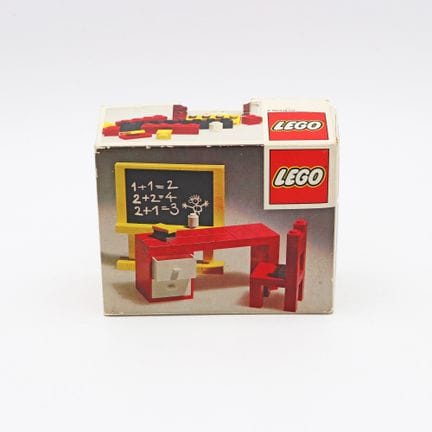 LEGO 291 – Tableau noir et pupitre d'école 1973   