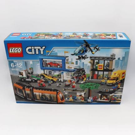 LEGO 60097 – City Square 2015   57.2 x 37.2 x 11.2