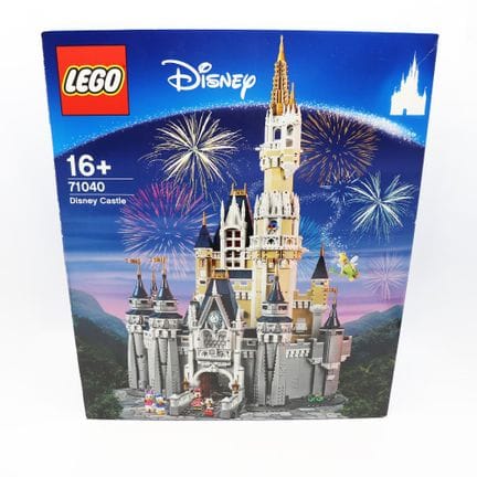 LEGO 71040 – Disney Castle 2016   58 x 47.5 x 16.5
