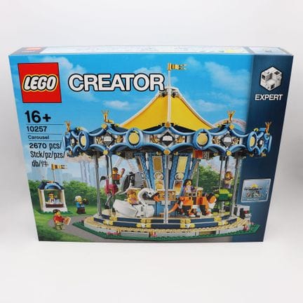 LEGO 10257 – Carousel 2017   58.5 x 47 x 8.5 cm
A 