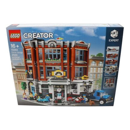 LEGO 10264 – Corner Garage 2019   58 x 48 x 9 cm
A