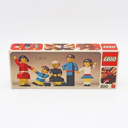 LEGO 200 – Family 1974   25 x 10 x 4 cm
L’un des s