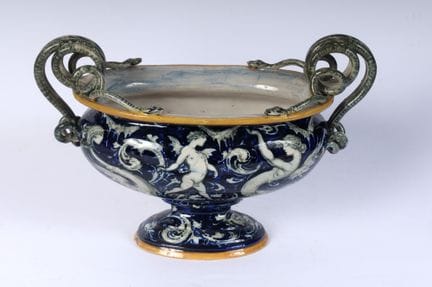 VINCENZO MOLARONI

Ceramic cup centerpiece, first 