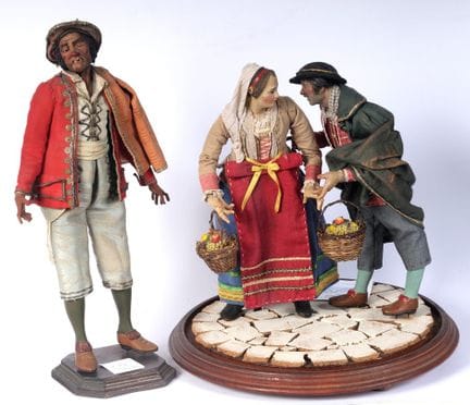 Set aus zwei Kunststoffgruppen mit jeweils drei Fi
