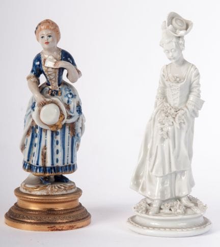Posten von zwei weiblichen Porzellanfiguren Mitte 