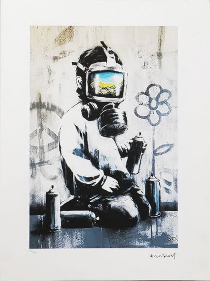 班克斯（BANKSY，1974年出生），根据 
- 《戴防毒面具的孩子》
纸本彩色印刷品
（版画上）