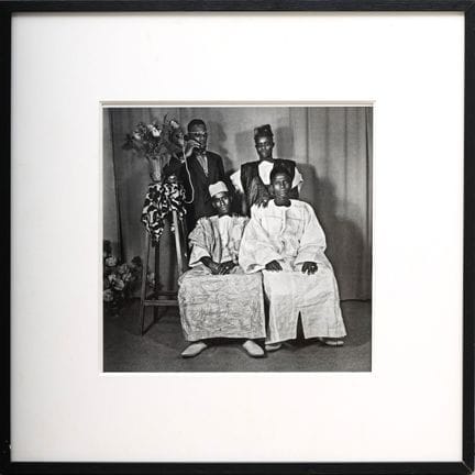 阿达马·库亚特（1928-2020）
工作室群像
（《非洲工作室》系列）——1954年
摄影作品。2